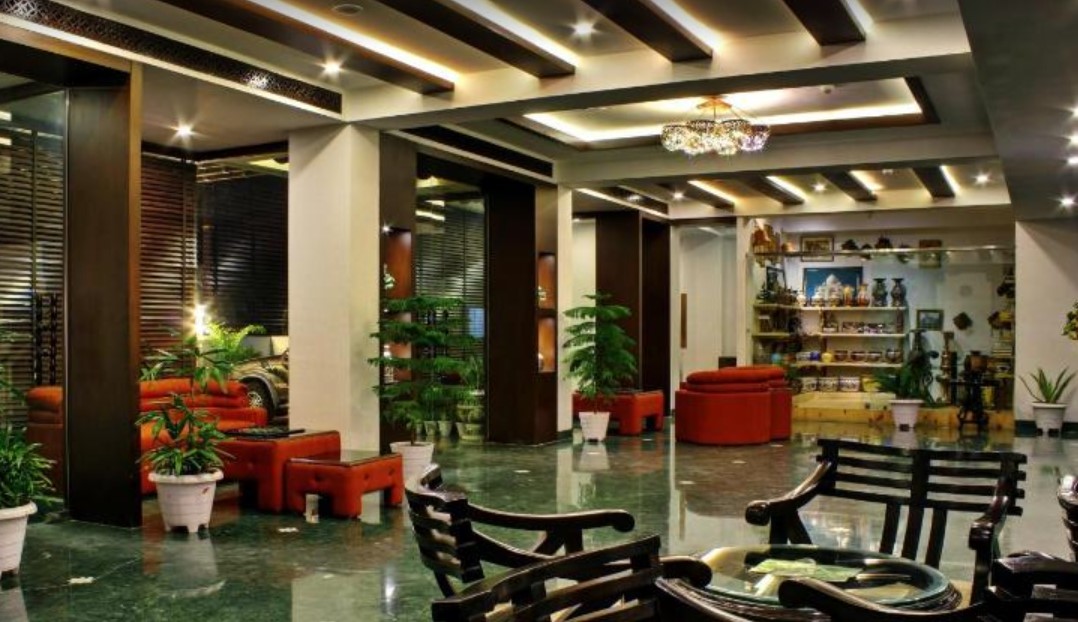 ssEllBee Ganga View 4 Star Hotel 