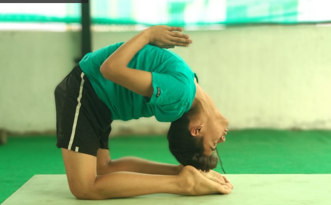 HariOm Yoga - best 200 hour Yoga Teacher Training School Dehradun