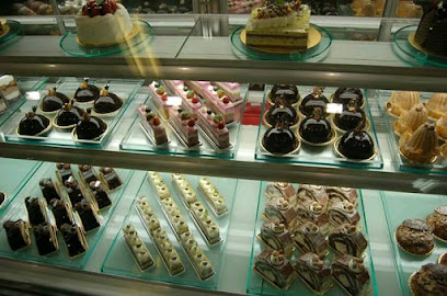 BAKE BASKET BAKERY - Rishikesh