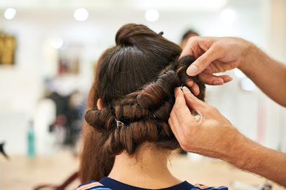 Naomi beauty parlour and cosmetics - Rishikesh