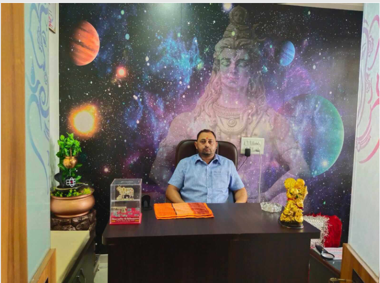 Shivrudra astrologer