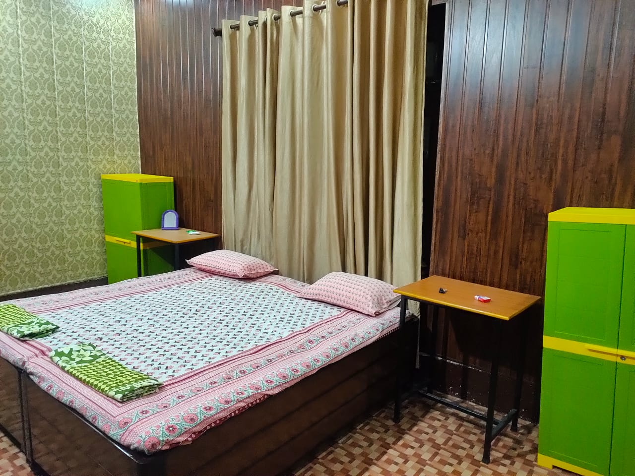 Mahalakshmi Girls PG