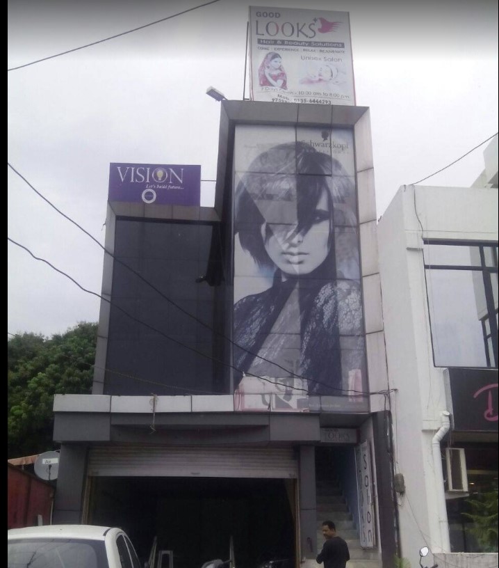 Good Looks Unisex Salon