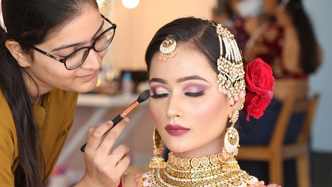 Makeup by INSIYA VANAK - Bilaspur