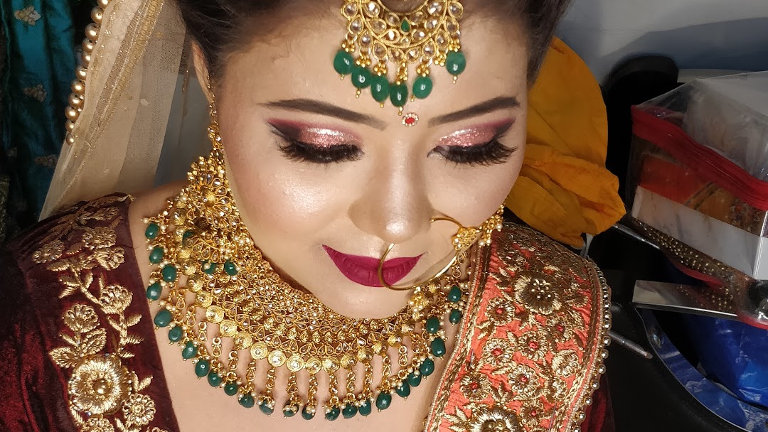 Kaya Beauty Salon - Makeup Artist (Kotdwara)