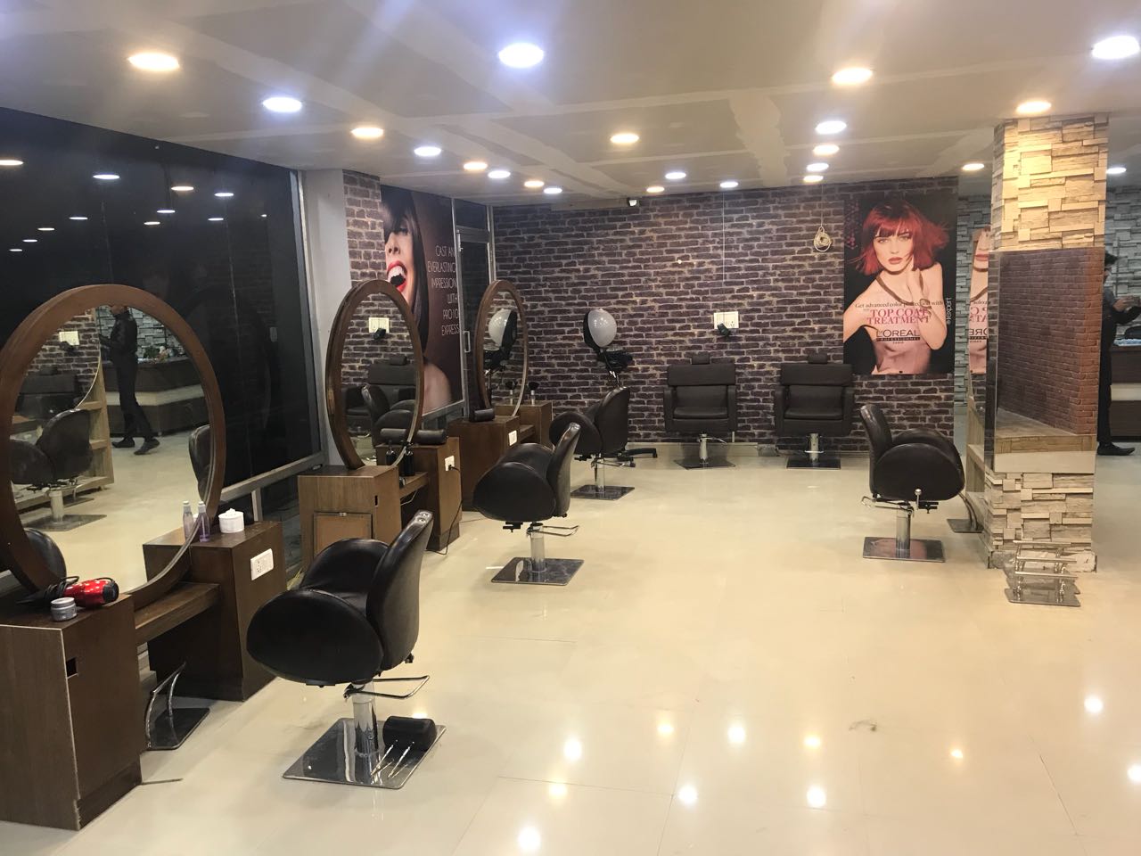 Hair Texture Unisex Salon
