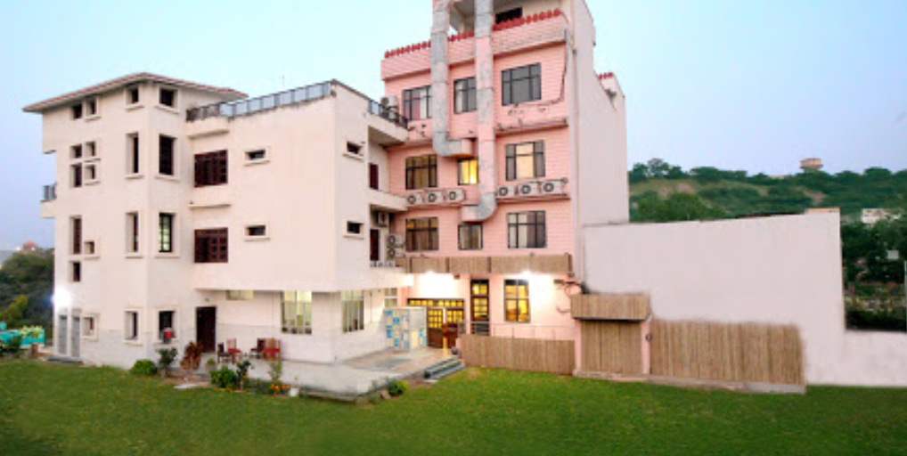 Hotel Surya Garh - Party Lawn & Marriage Garden