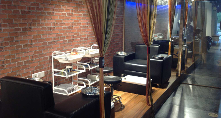Skkizzars Unisex Salon
