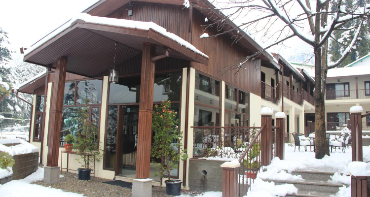 Earl's Court Nainital 