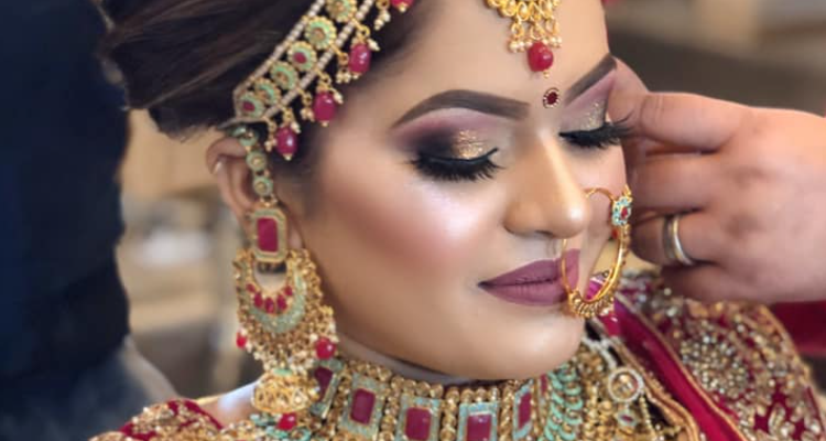 ssMeenakshi Dutt Makeovers Chandigarh - Best Makeup Artist in Chandigarh