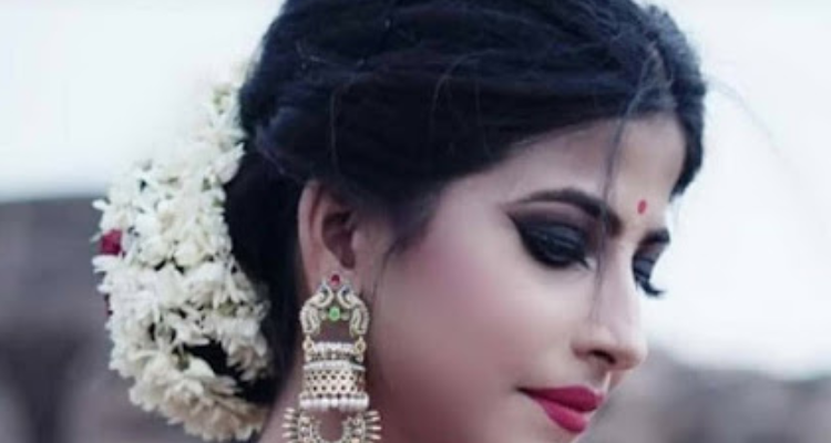 Parul Jha Makeup Studio & Academy - Madhya Pradesh