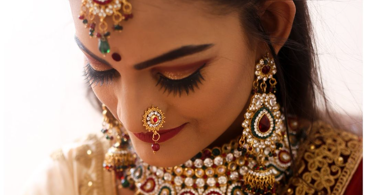 Pooja tomar hair & makeup - Madhya Pradesh