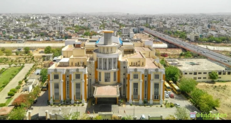 INDIA  INTERNATIONAL  SCHOOL