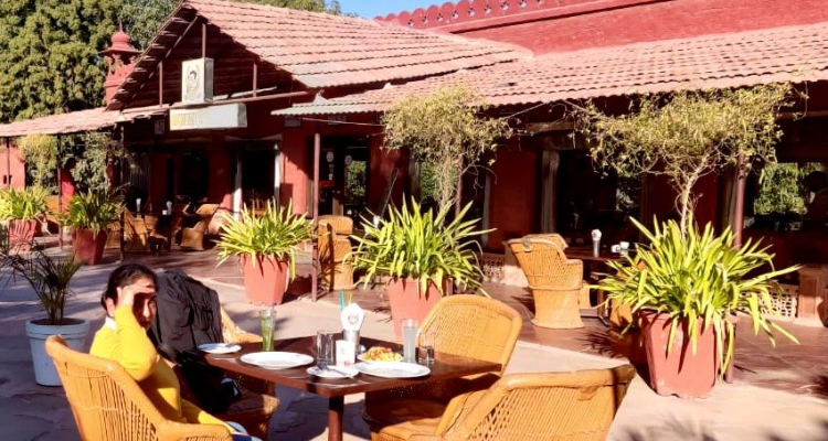 Gallops Restaurant & Coffee House