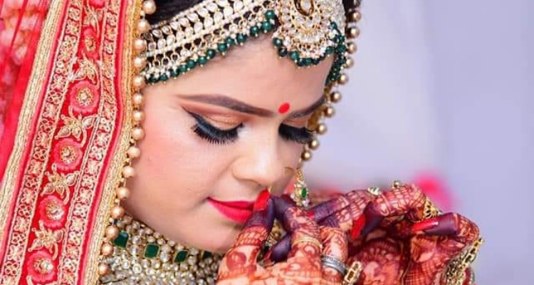 Manish Beauty Parlour . - Satna