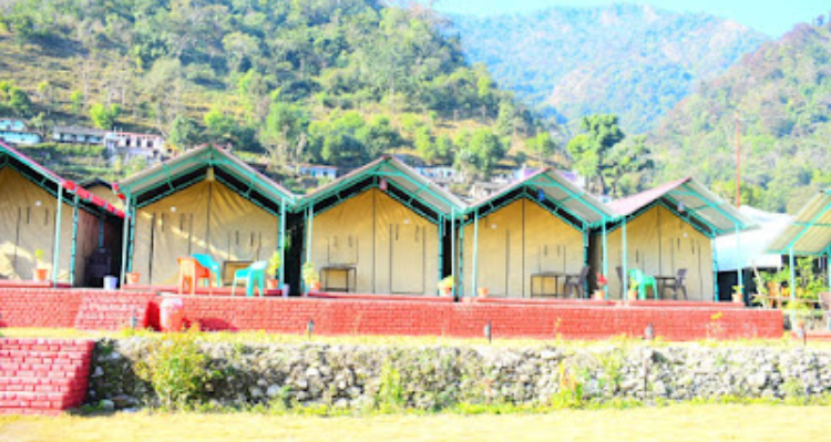 Rafting camping adventure rishikesh