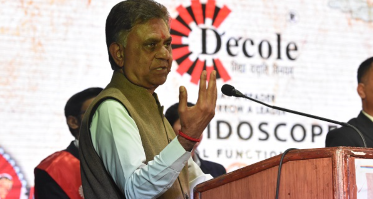 Dezyne E'cole College