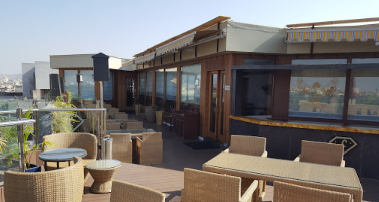 Golden Tulip Essential