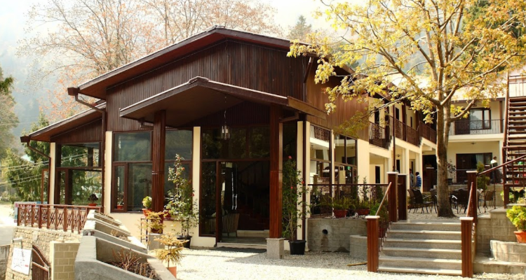 The Earl's Court, Nainital