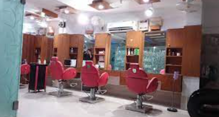 The Makeup Mantra(female salon and acadmy - BIlaspur