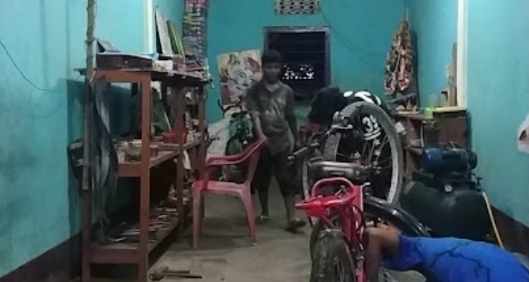 Debajani kakati cycle store - Guwahati