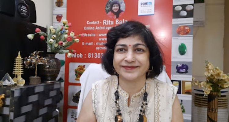 RituBala-Online Female Astrologer in Lucknow