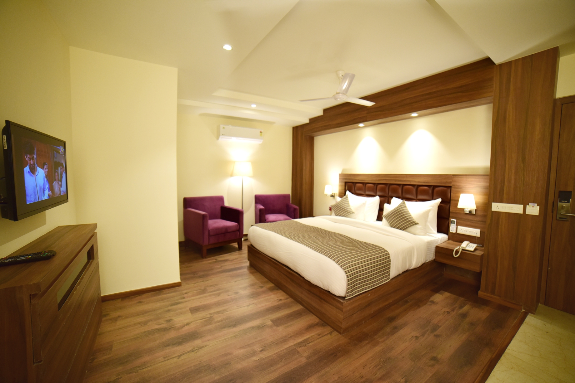 Hotel  Amber, Rudrapur