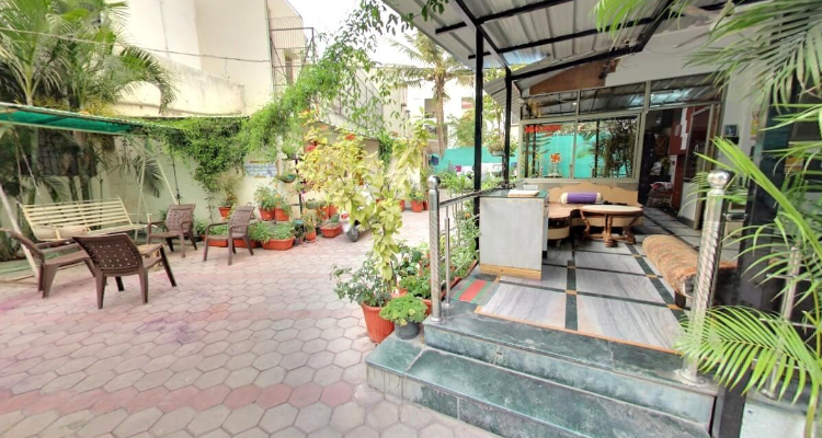 Dulce domum girls hostel