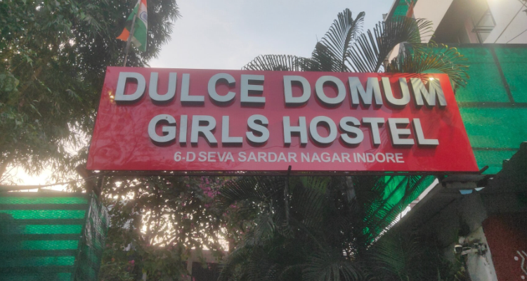 Dulce domum girls hostel