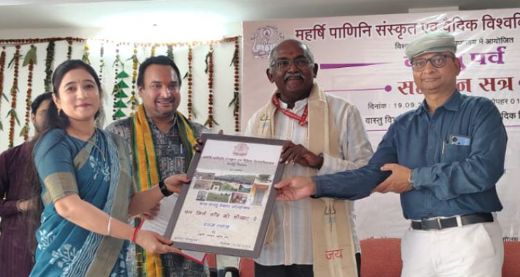 Astrologer Ruchi Joshi