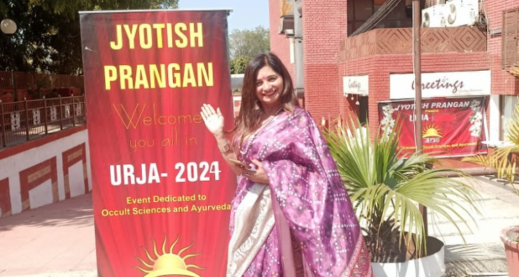 Mallika Verma Best Astrologer For Tarot Card Vastu Shastra Palmistry Numerology Face Reading