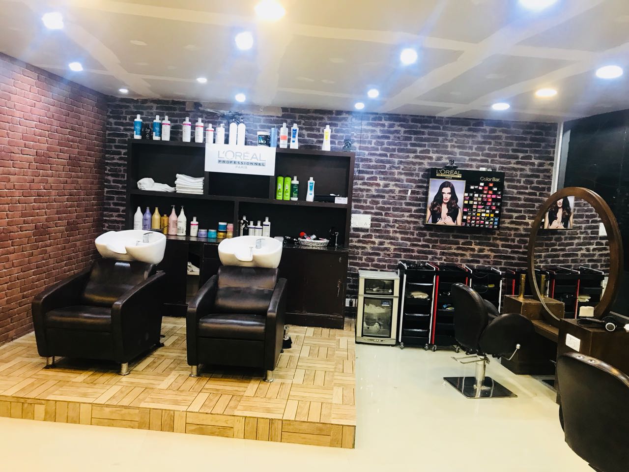 Hair Texture Unisex Salon