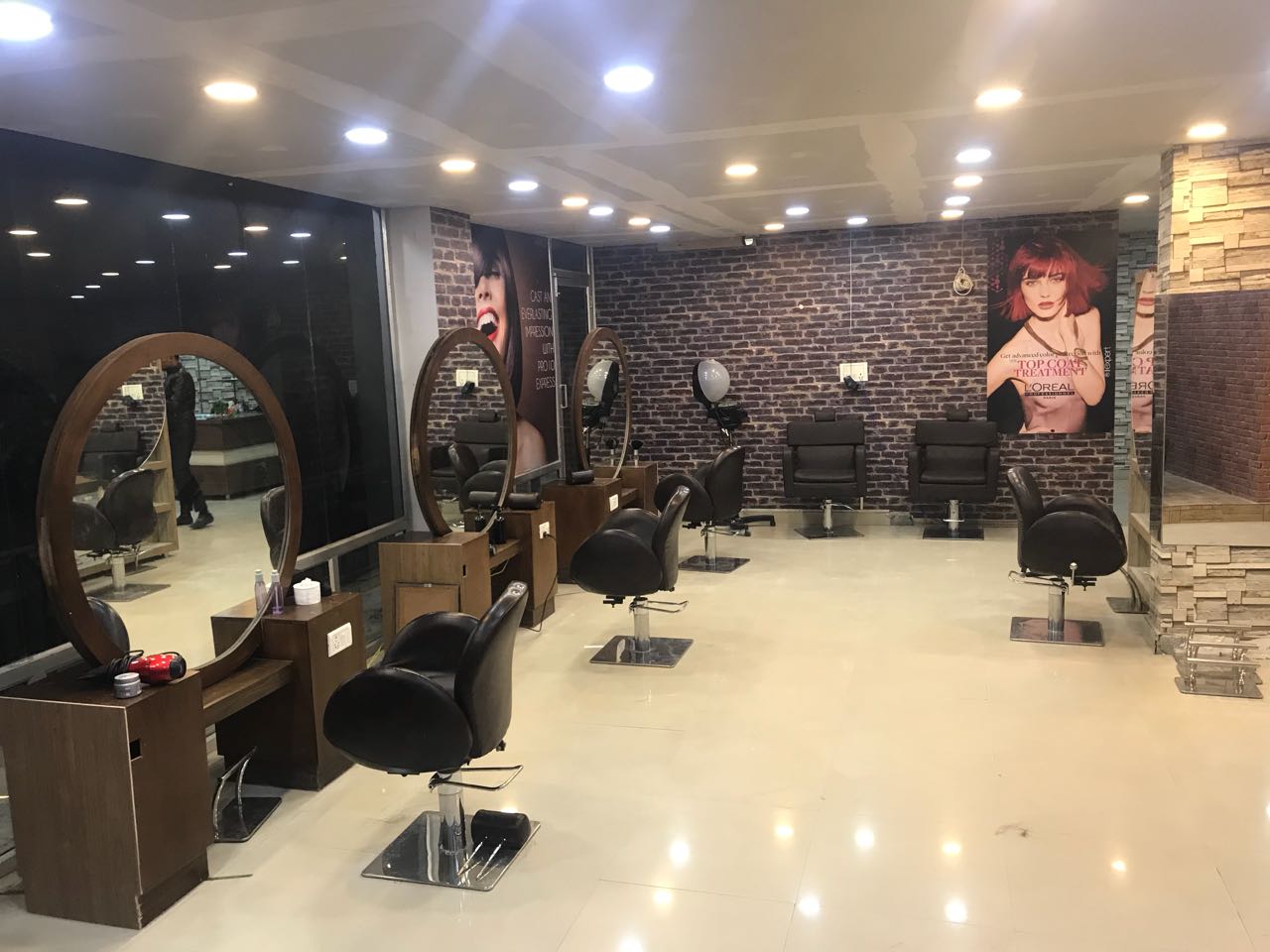 Hair Texture Unisex Salon