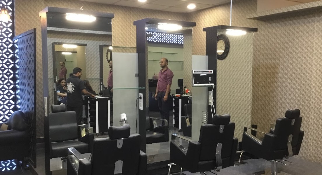 Make Over Unisex Salon