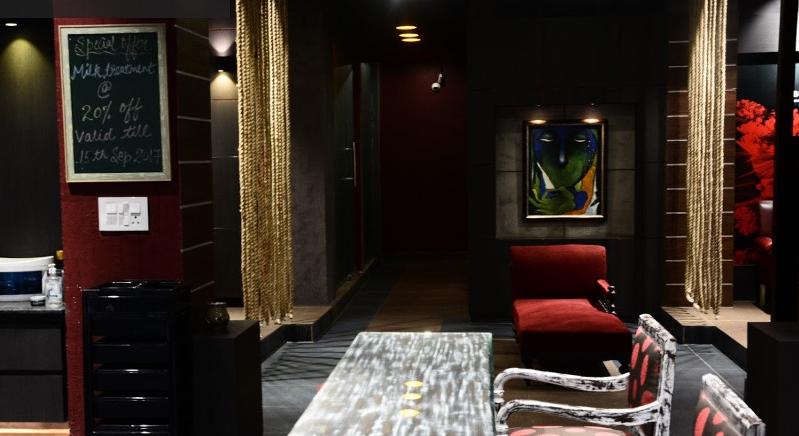 Ebony And Jade Salon 