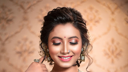 Gayatri Sarkar makeup artist - Guwahati