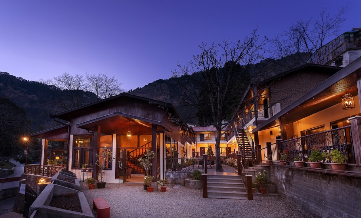 The Earl's Court, Nainital