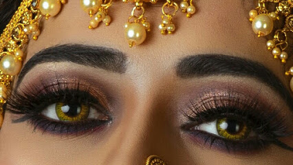 Bridal Makeup Artist Nitu Banerjee (Nitu's Makeover)