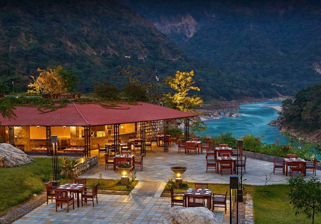 Aloha On The Ganges  3 Star Hotel 