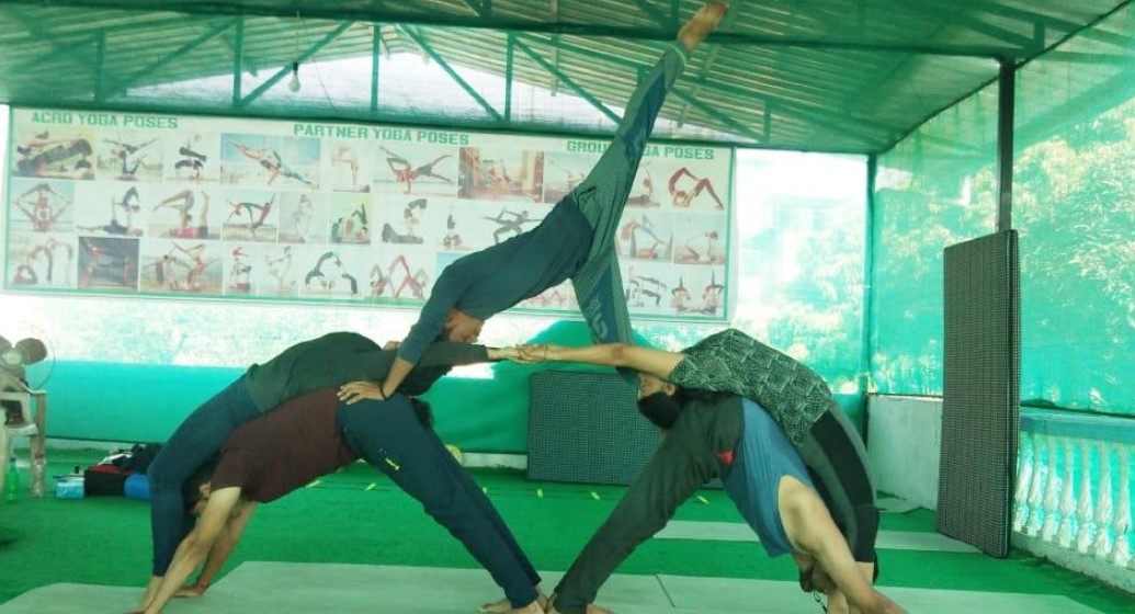 ssKunwar Yoga - Best 200 hour Hatha Yoga teacher training school center classes in dehradun