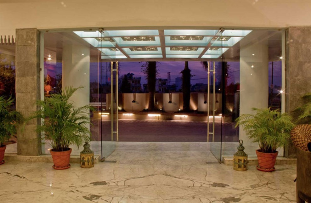 Ganga Kinare by Holywater 