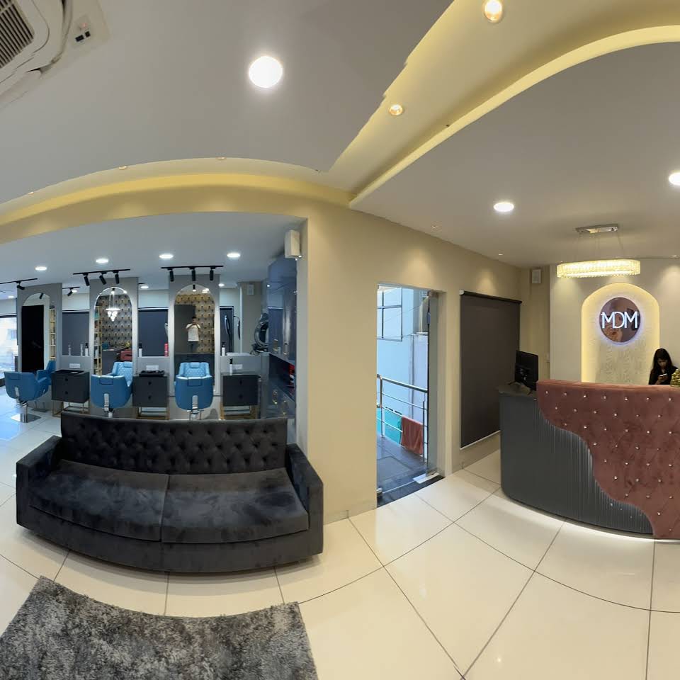 Meenakshi Dutt Makeovers Unisex Salon And Academy