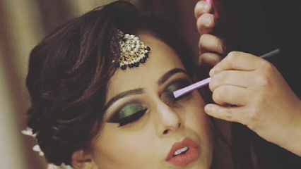 Best Freelance Makeup Artist In Punjab : Makeup Vault By Juhee