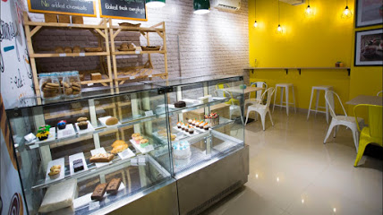 10 Muffins (Bakery & Cafe)
