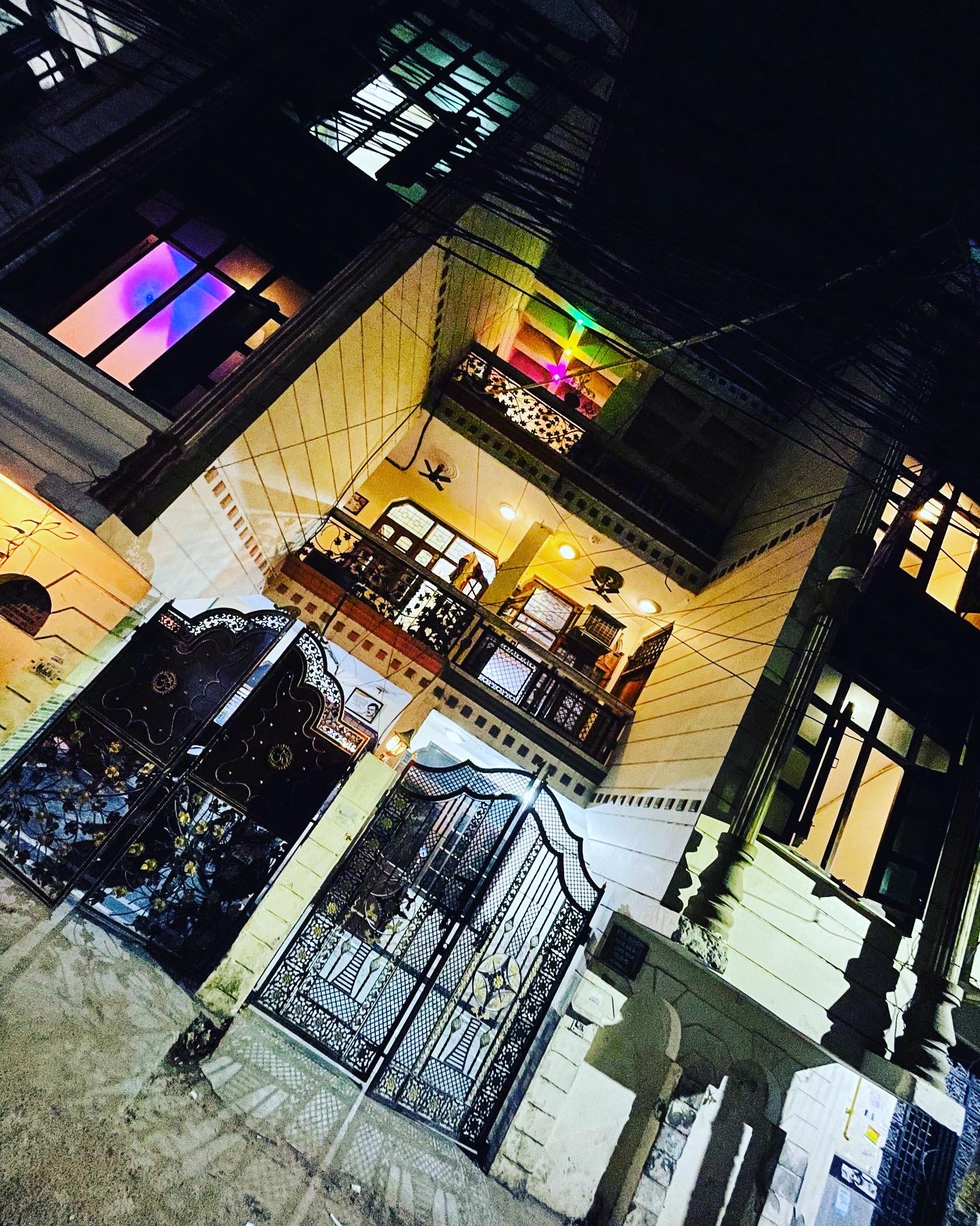 Home Living PG & Accommodation for Boys