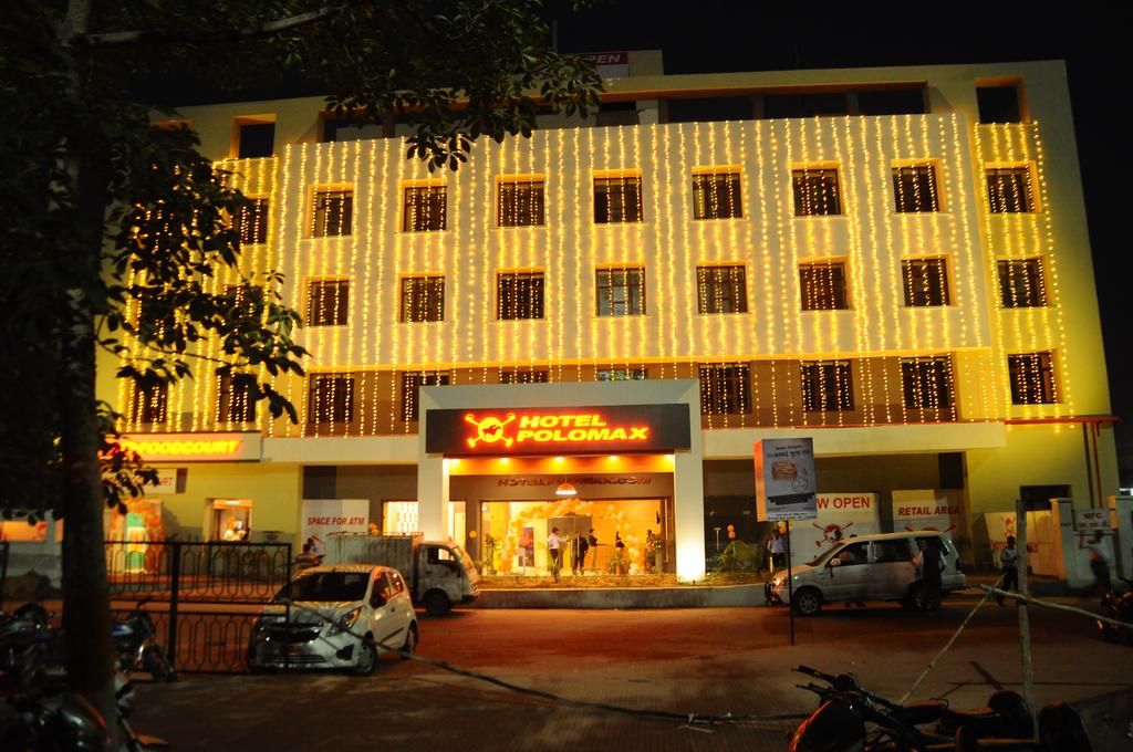 Hotel Polo Max, Allahabad