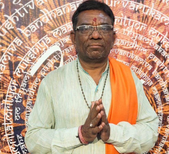 Shastri Mukeshhbhai Vyas