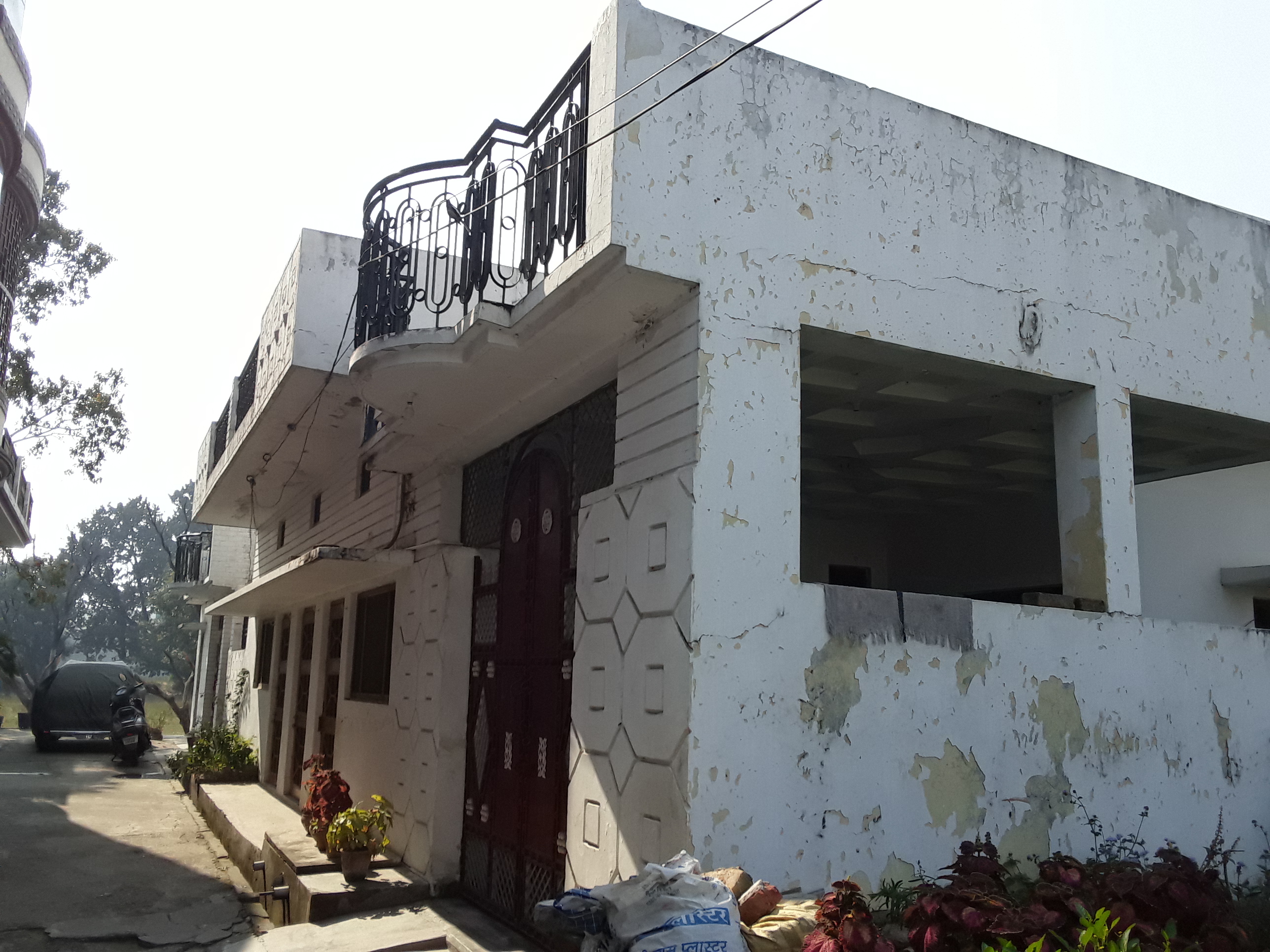 Best room on rent in Dhampur ( Bijnor)